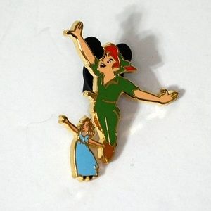 Disney Peter Pan Wendy Flying Pin